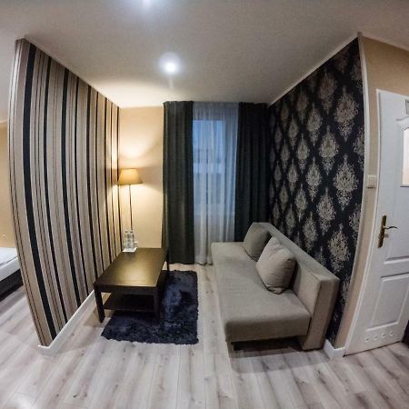 Restauracja Pod Kogutem Otel Poniatowa Dış mekan fotoğraf
