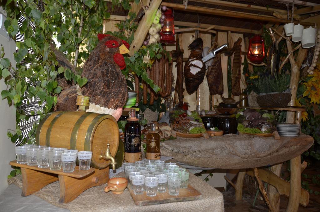 Restauracja Pod Kogutem Otel Poniatowa Dış mekan fotoğraf