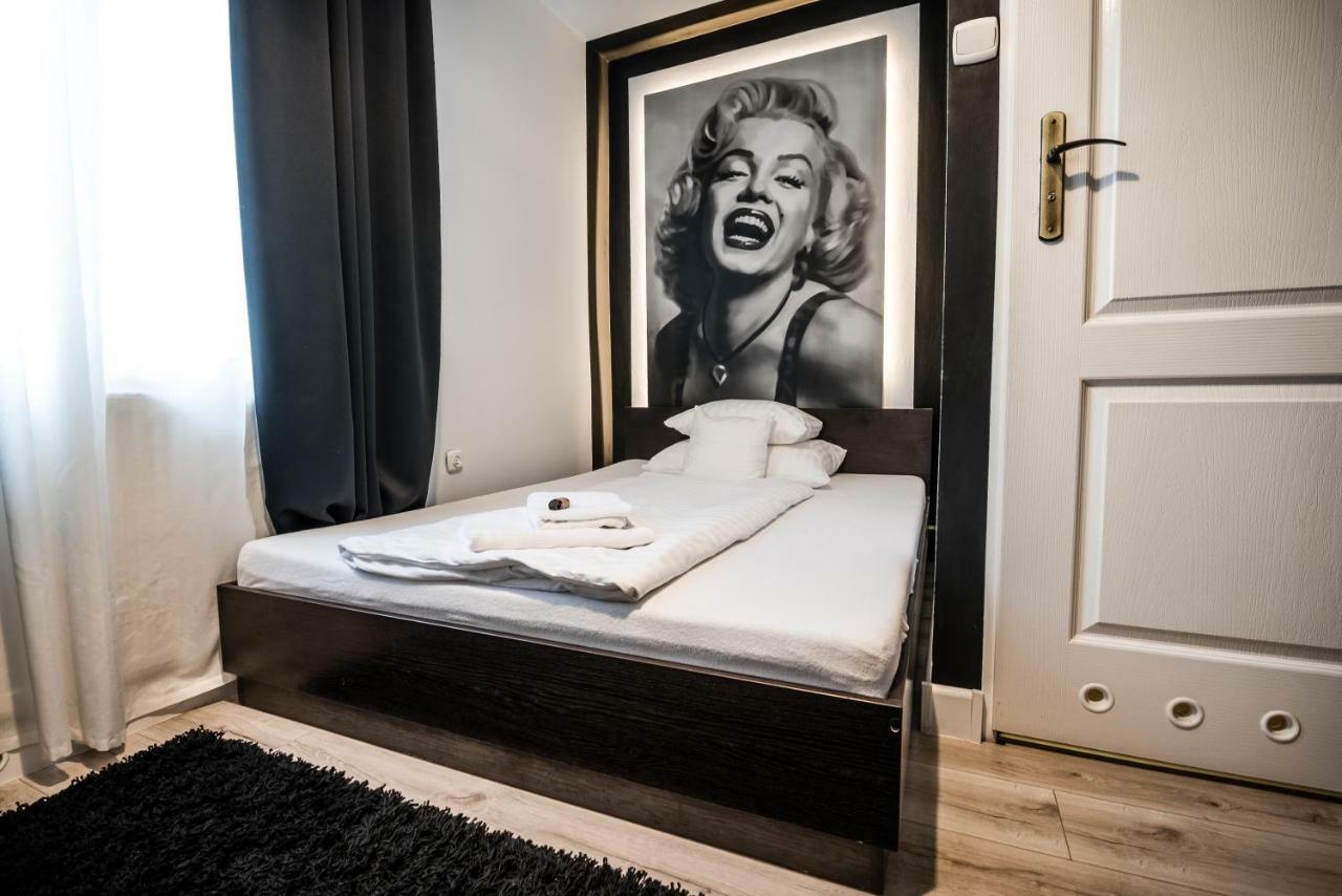 Restauracja Pod Kogutem Otel Poniatowa Dış mekan fotoğraf